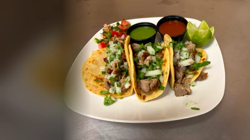 Flores Pizza and Tacos website